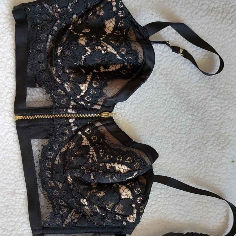 Victoria's secret demi demi buster bra 34D